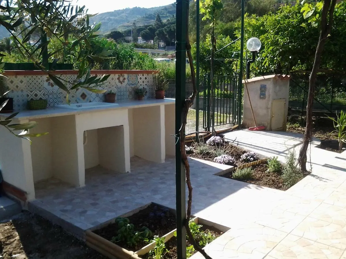 Fabiene Familyholidays Gelsonia Cefalu